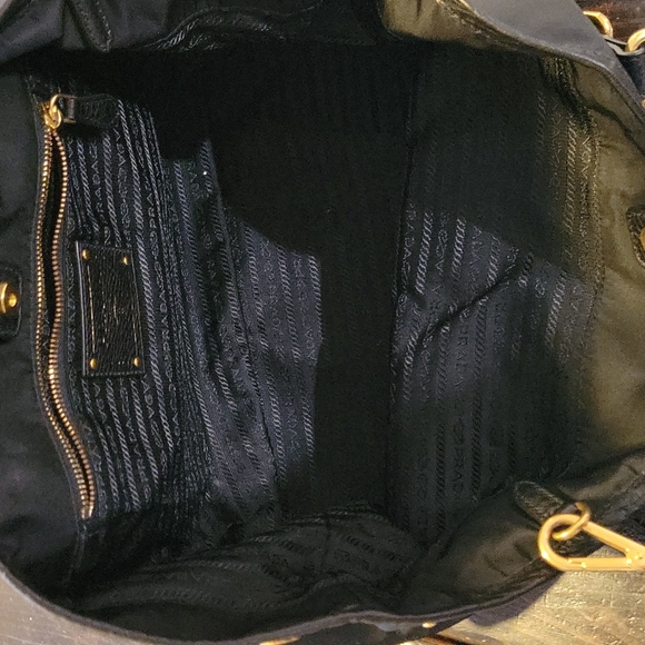 Authentic Prada nylon tote bag in good condition - Picture 9 of 16
